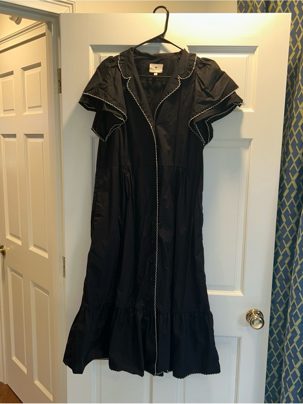 Tuckernuck Alice Black Scalloped-Trim Midi Dress Sz L Cotton Flutter Sleeve - Picture 6 of 6